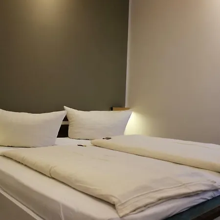 - Thomaskirche Apartment *